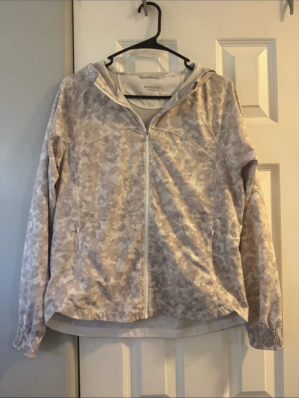 Athleta Pale Beige Camo Lightweight Hooded Jacket